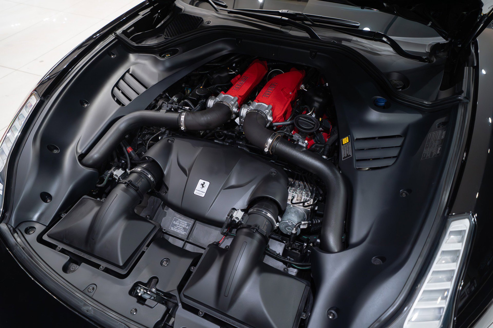 Used 2015 Ferrari California T image 53