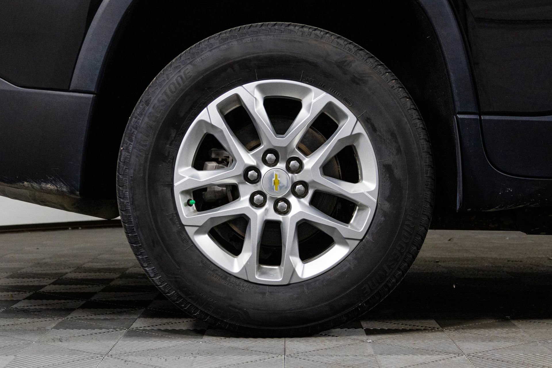 Used 2021 Chevrolet Traverse LT image 40
