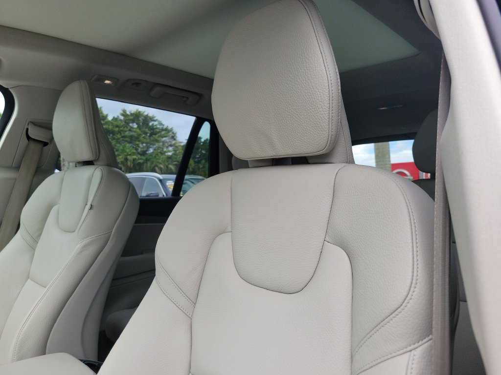 Certified 2025 Volvo XC90 T8 Plus w/ Protection Package Premier AWD/4WD image 23