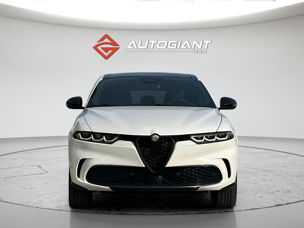 Used 2025 Alfa Romeo Tonale w/ Premium Package AWD/4WD image 4