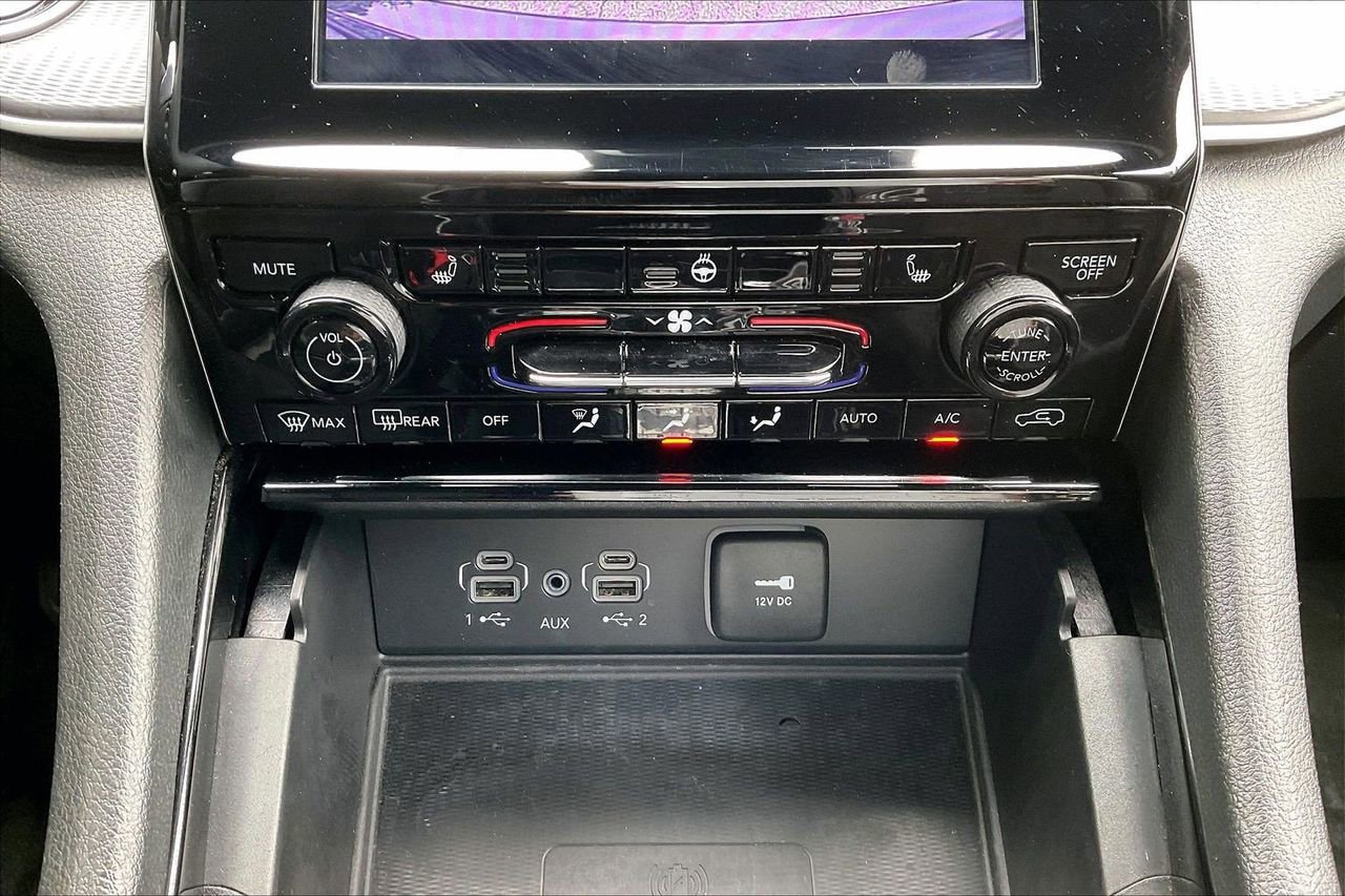 Used 2023 Jeep Grand Cherokee Altitude AWD/4WD image 18