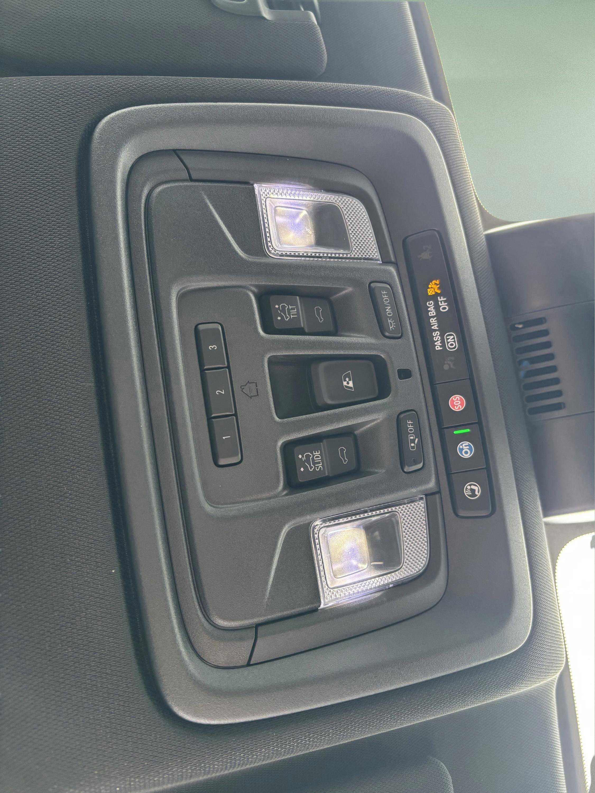 Used 2025 GMC Sierra 2500 AT4 w/ AT4 Premium Plus Package AWD/4WD image 17