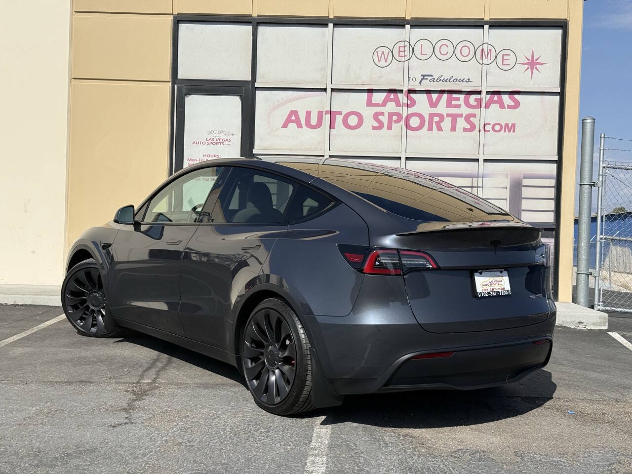 Used 2023 Tesla Model Y Performance AWD/4WD image 10