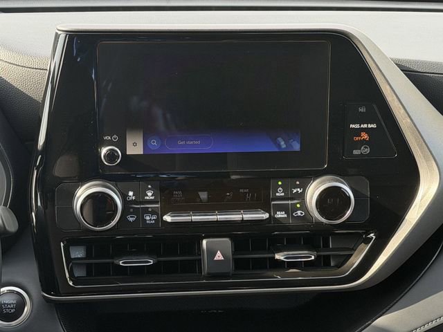 Certified 2025 Toyota Highlander LE FWD image 15