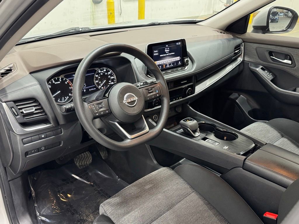 Used 2023 Nissan Rogue SV image 29