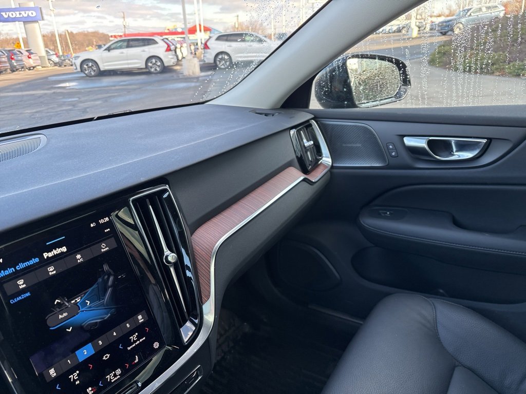 Certified 2024 Volvo V60 B5 Cross Country Plus w/ Protection Package Premier image 30