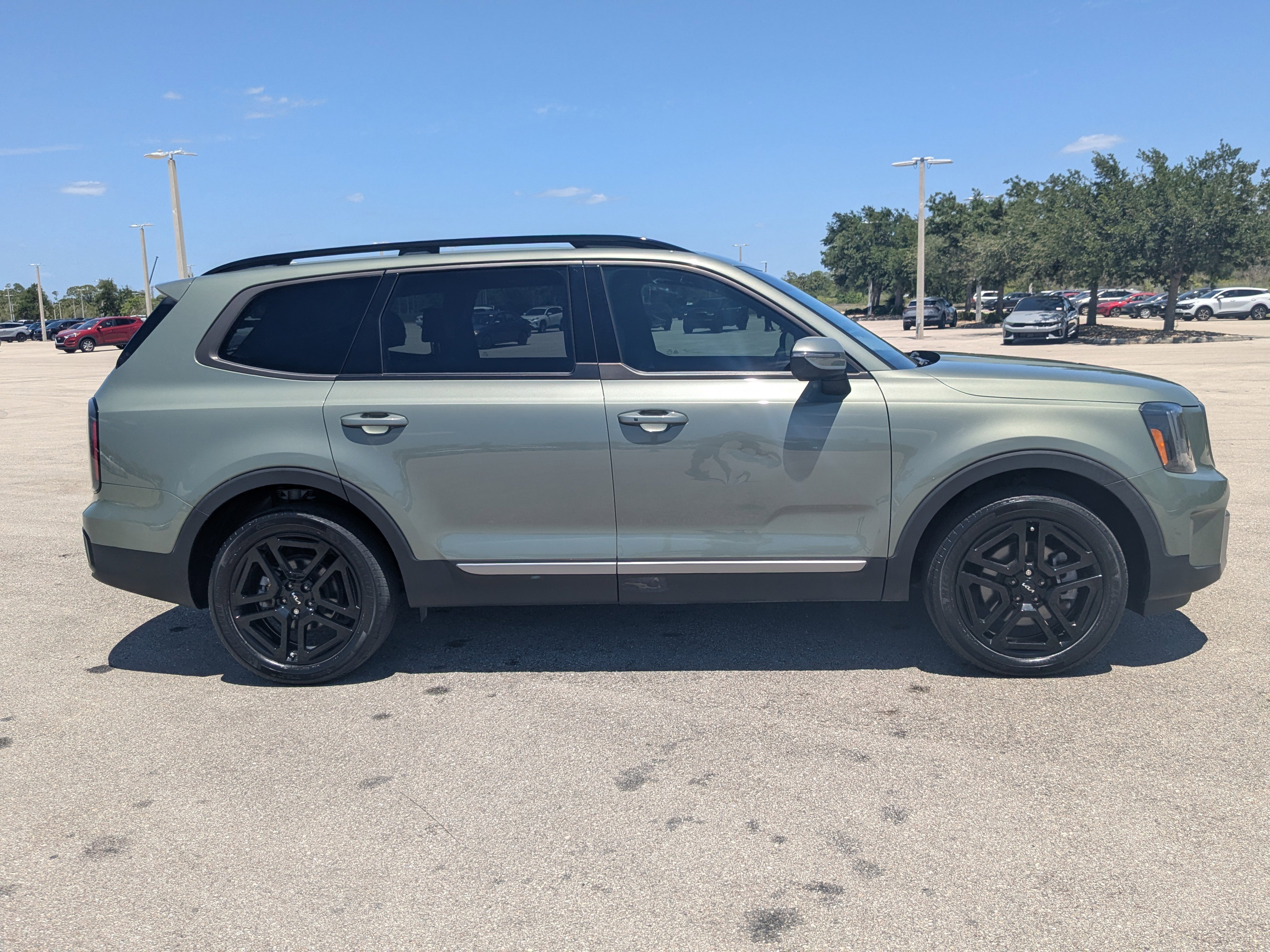 Used 2023 Kia Telluride EX X-Line AWD/4WD image 4