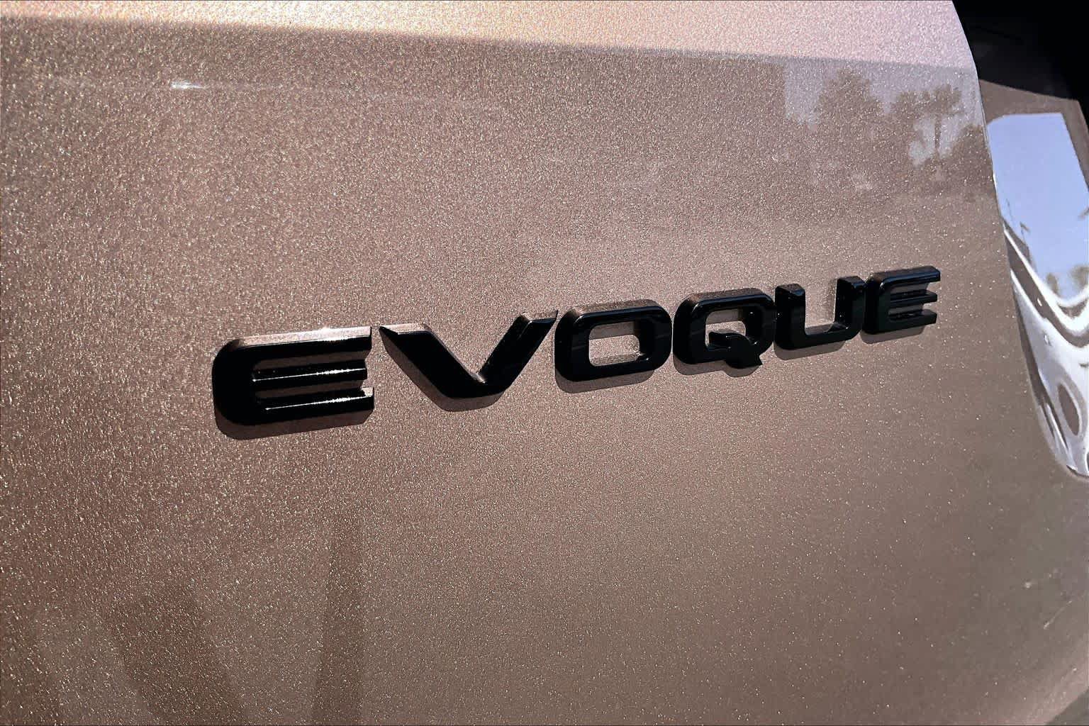 Used 2025 Land Rover Range Rover Evoque Dynamic SE AWD/4WD image 29
