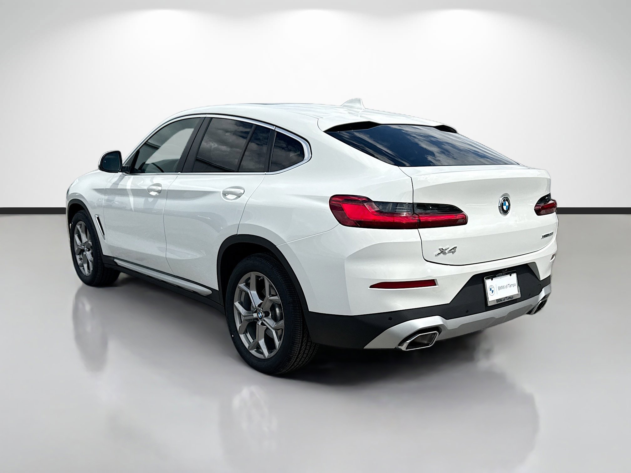 Used 2023 BMW X4 xDrive30i w/ Convenience Package AWD/4WD image 5