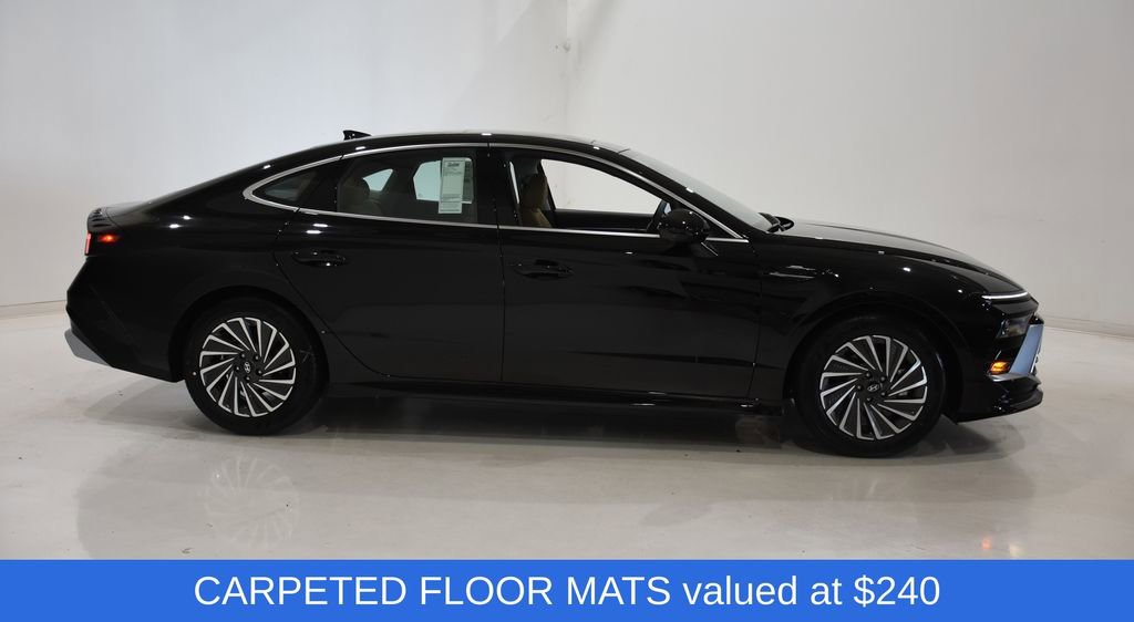 New 2025 Hyundai Sonata Limited image 3