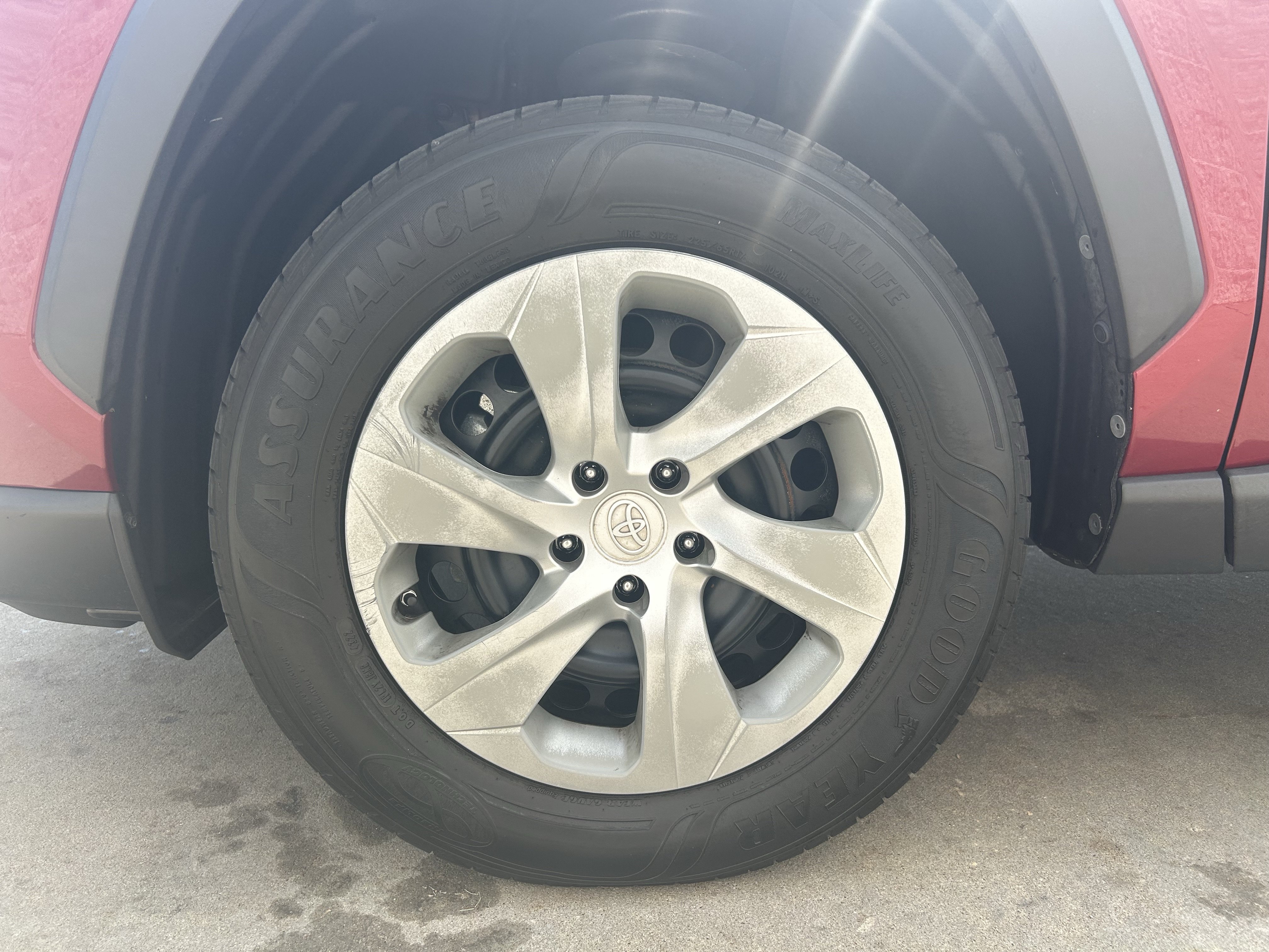 Used 2019 Toyota RAV4 LE AWD/4WD image 11