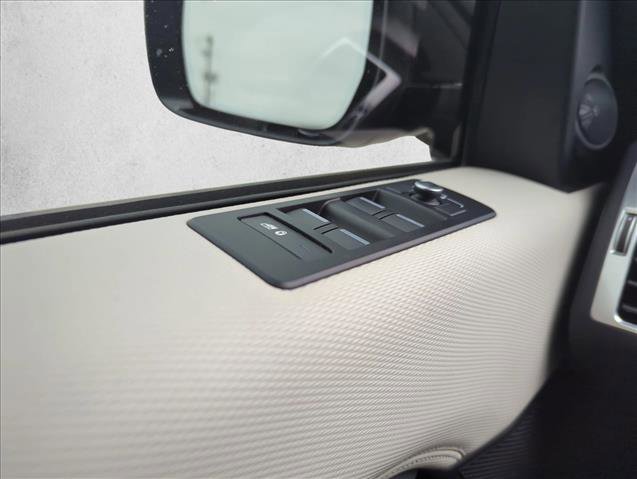 Used 2021 Land Rover Discovery S R-Dynamic image 25