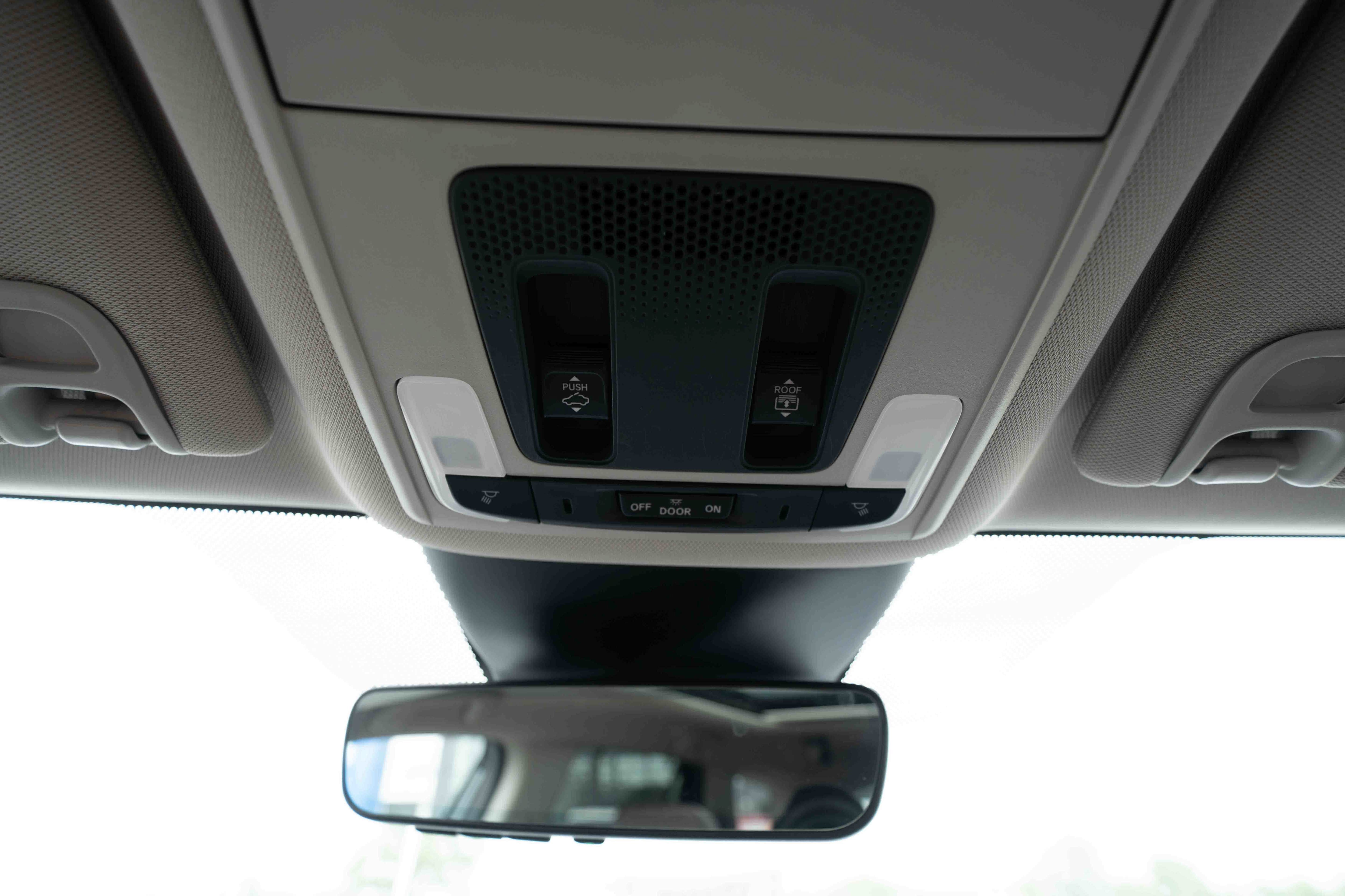 Used 2025 Honda Pilot Elite image 18