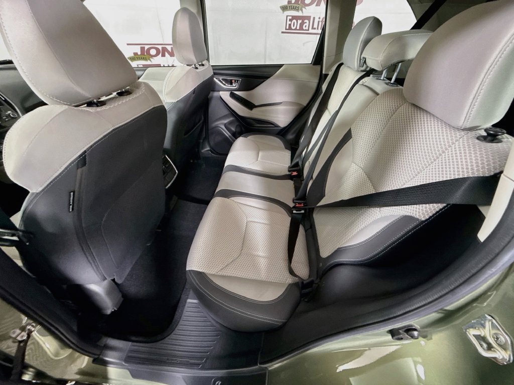 Used 2021 Subaru Forester Premium AWD/4WD image 27