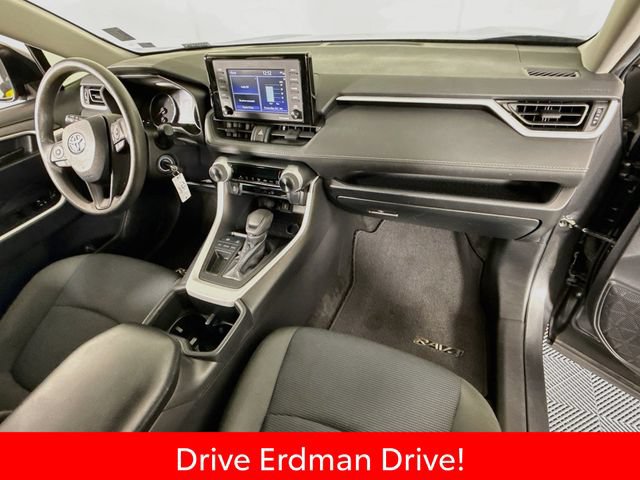 Used 2022 Toyota RAV4 LE FWD image 25