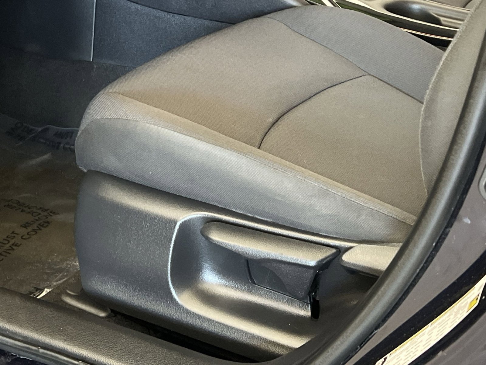 Used 2022 Toyota Corolla LE FWD image 13