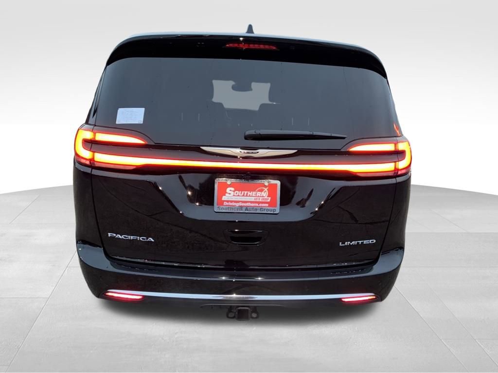 New 2026 Chrysler Pacifica Limited w/ Trailer Tow Group image 4