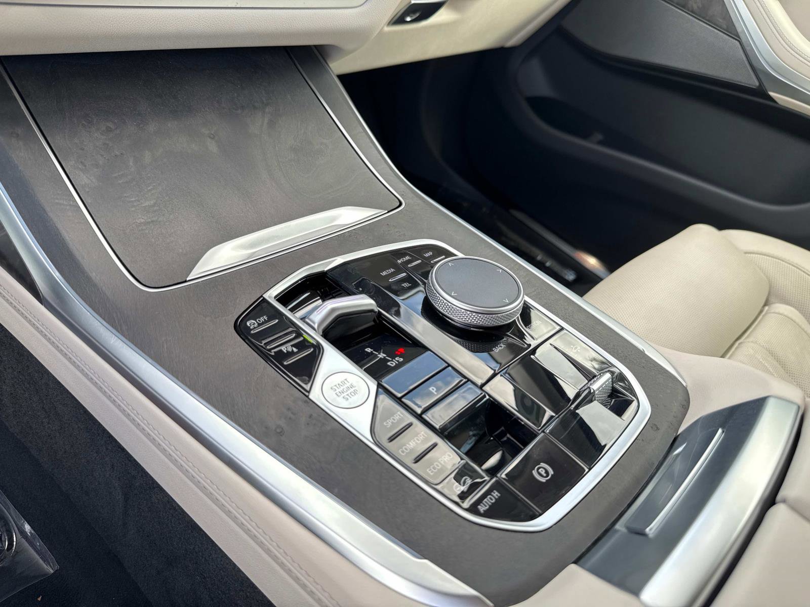 Certified 2025 BMW X7 xDrive40i w/ Premium Package image 27