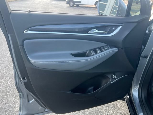 Used 2018 Buick Enclave Essence AWD/4WD image 17