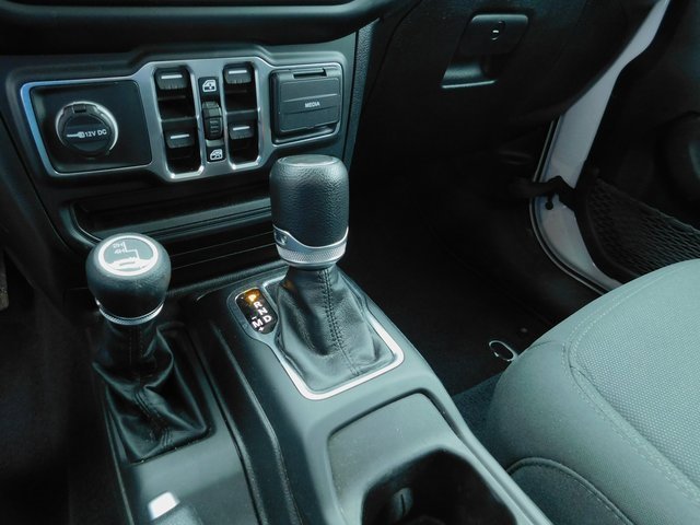 Used 2023 Jeep Gladiator Willys image 27