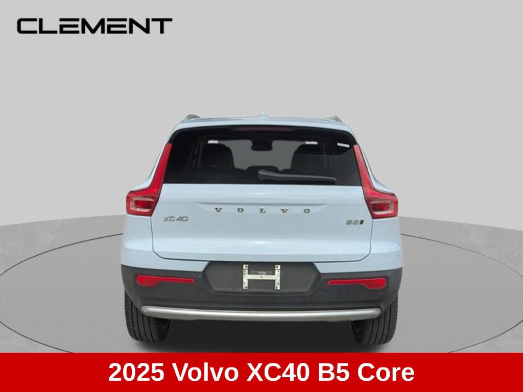 Used 2025 Volvo XC40 B5 Core AWD/4WD image 7