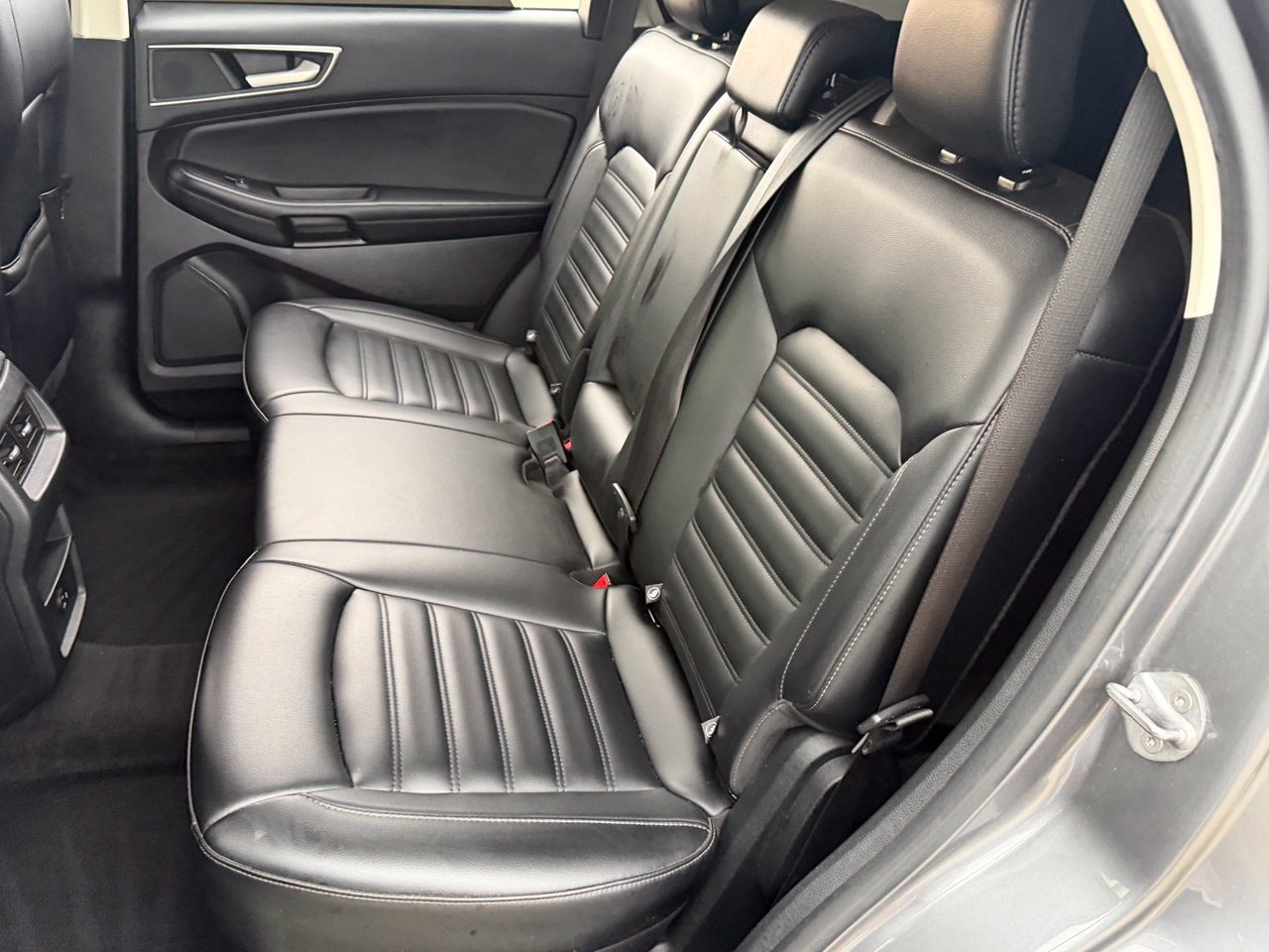 Used 2022 Ford Edge SEL AWD/4WD image 37