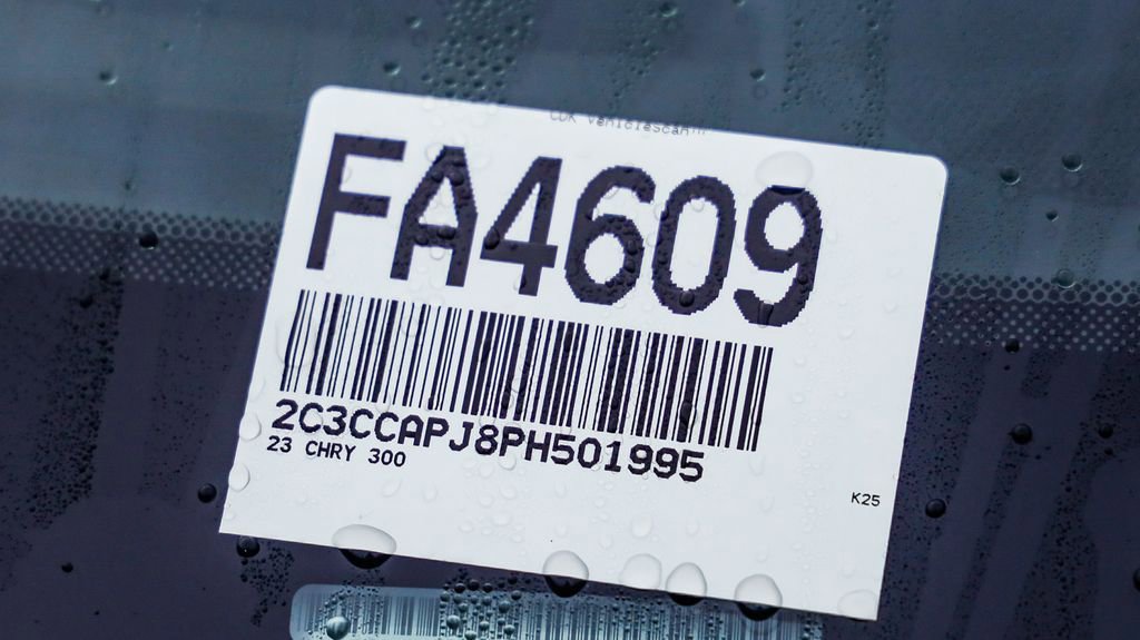 Used 2023 Chrysler 300 C image 29