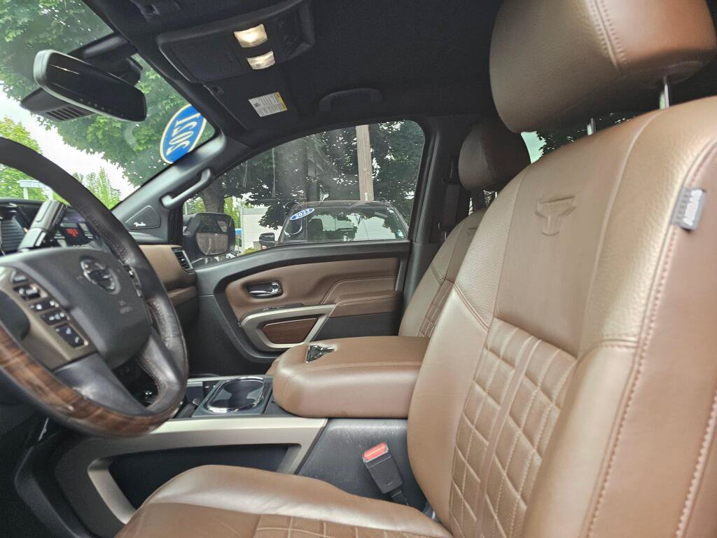 Used 2021 Nissan Titan Platinum Reserve AWD/4WD image 23