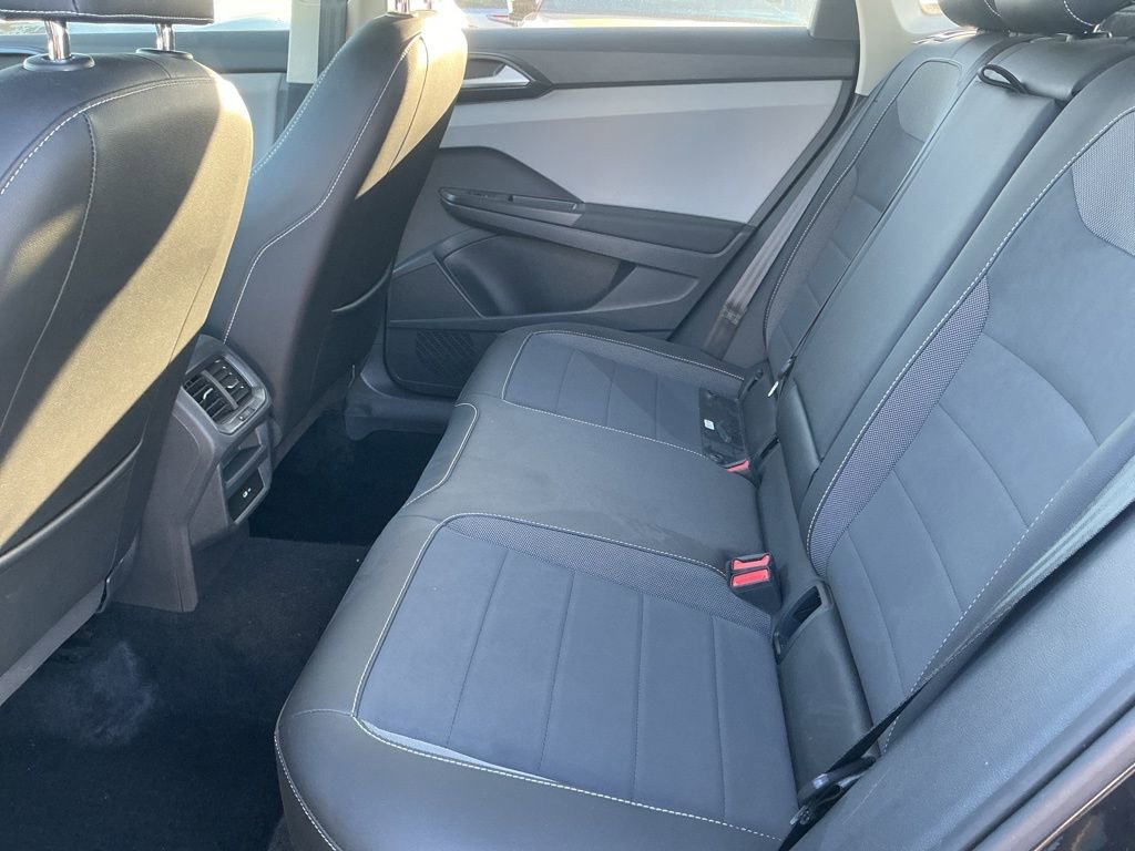 Used 2022 Volkswagen Taos SE FWD image 20