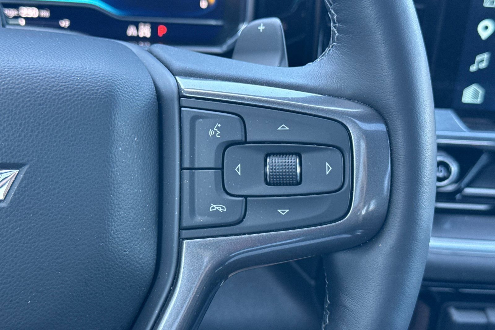 Used 2025 Chevrolet Silverado 1500 High Country AWD/4WD image 39