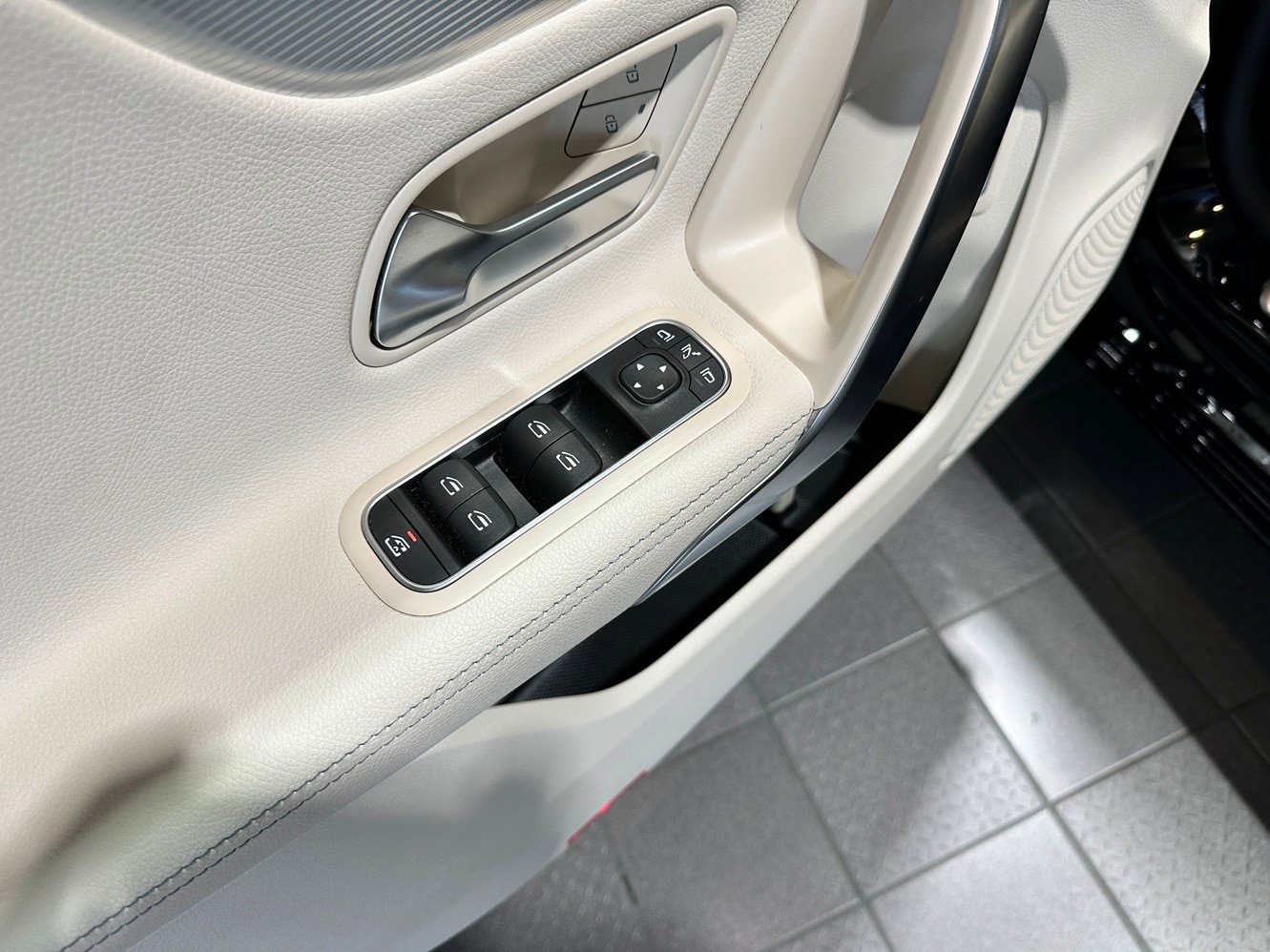 Certified 2022 Mercedes-Benz A 220 4MATIC image 13