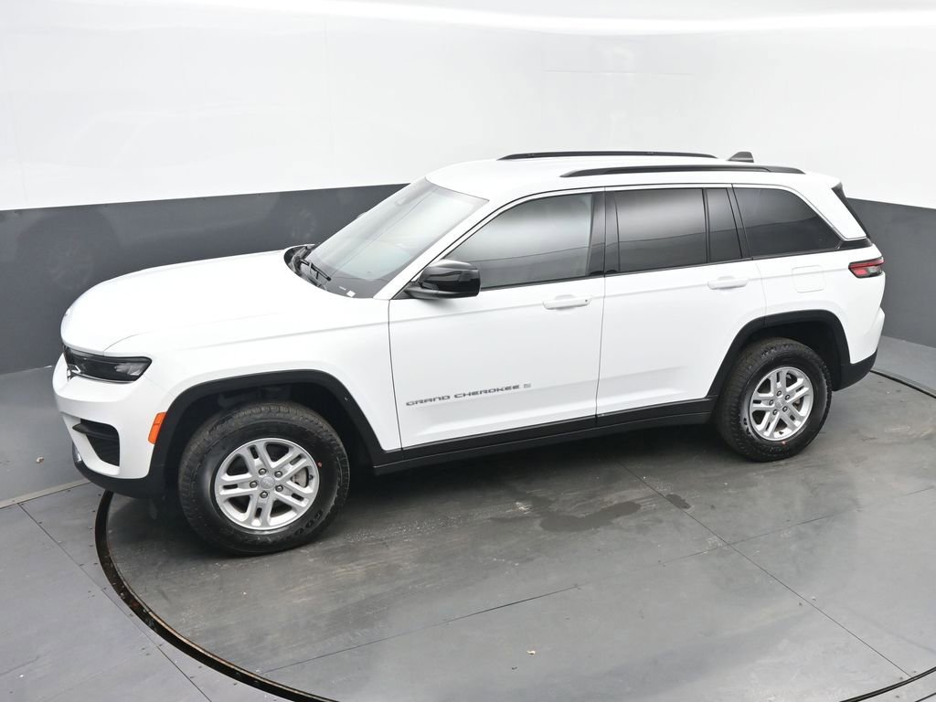 Used 2024 Jeep Grand Cherokee Laredo w/ Luxury Tech Group I image 37