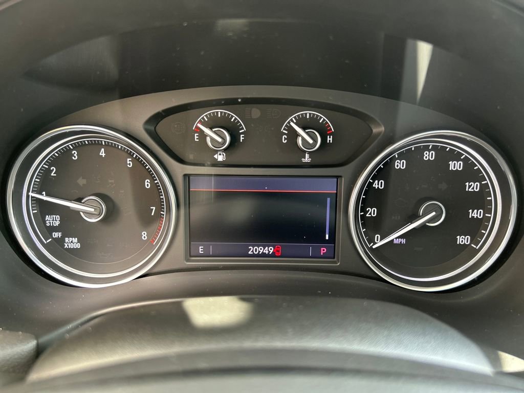 Used 2023 Buick Enclave Essence image 16