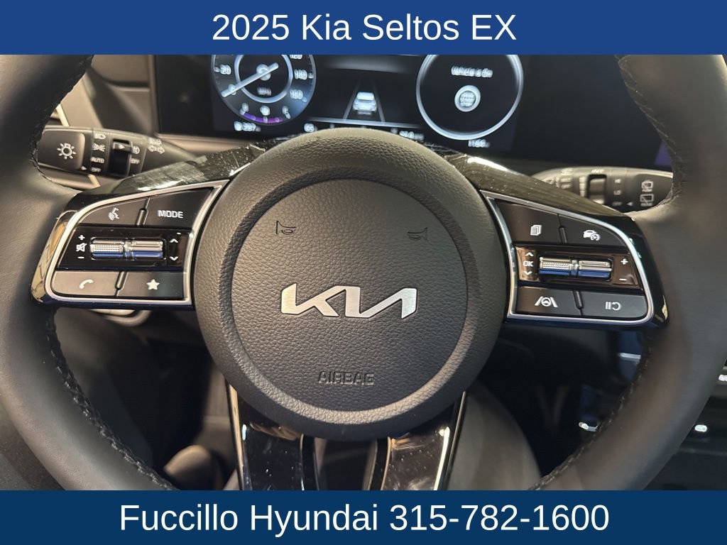 Used 2025 Kia Seltos EX image 14