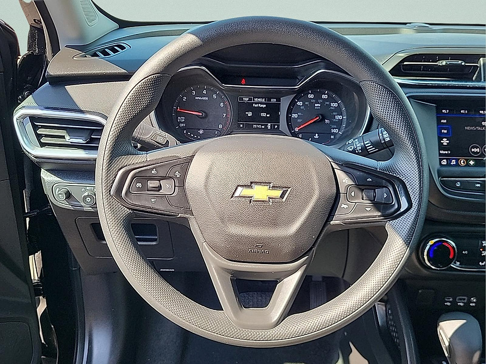 Used 2023 Chevrolet TrailBlazer LT FWD image 16