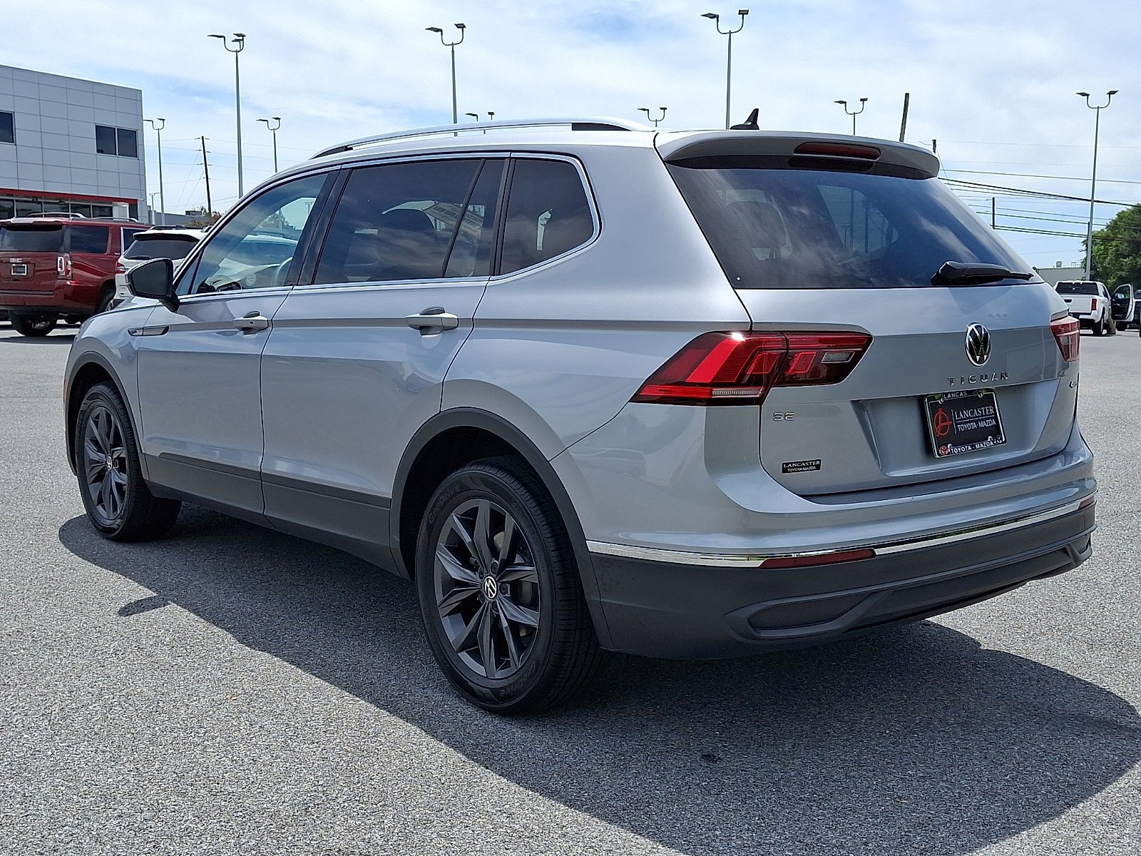 Used 2022 Volkswagen Tiguan SE AWD/4WD image 5
