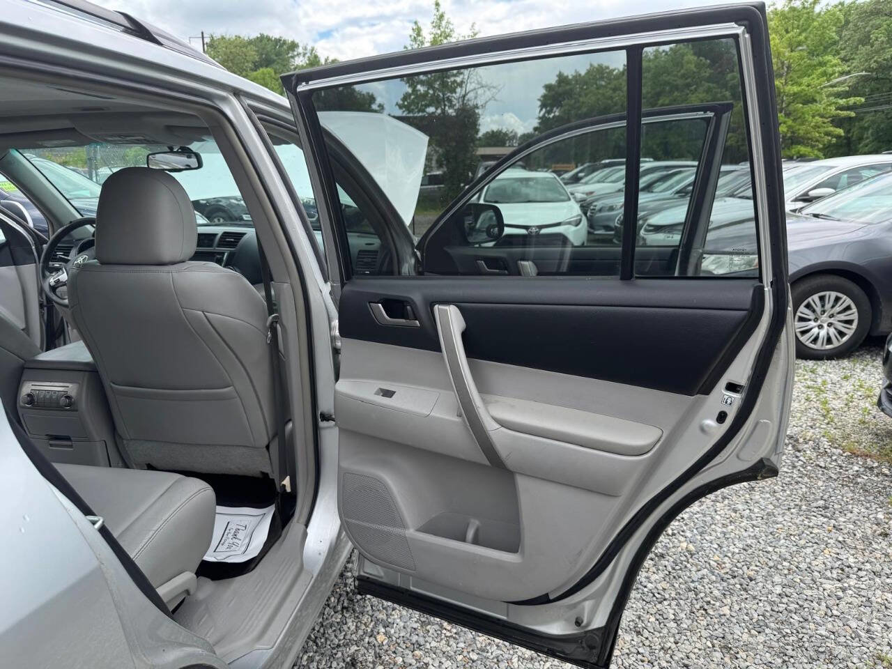 Used 2013 Toyota Highlander SE image 34