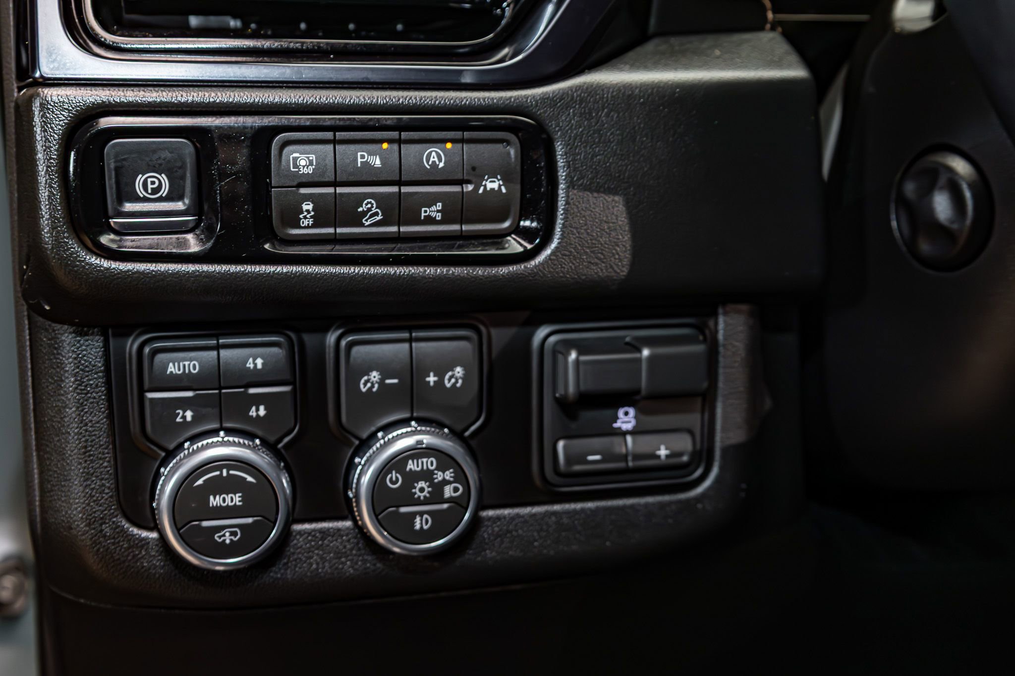 Used 2026 GMC Yukon XL AT4 w/ AT4 Premium Plus Package image 20