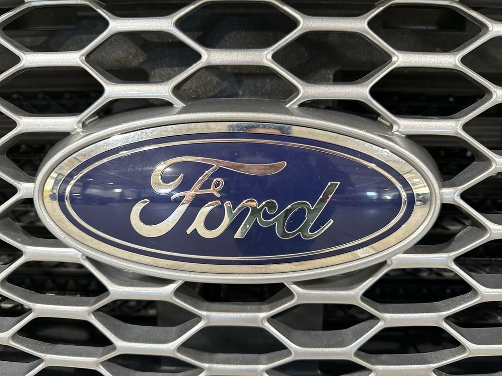 Used 2024 Ford Edge SEL image 25