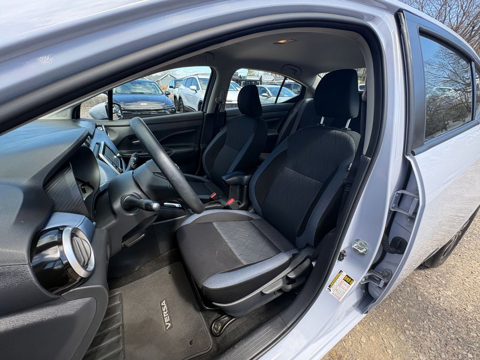 Used 2025 Nissan Versa SV FWD image 32
