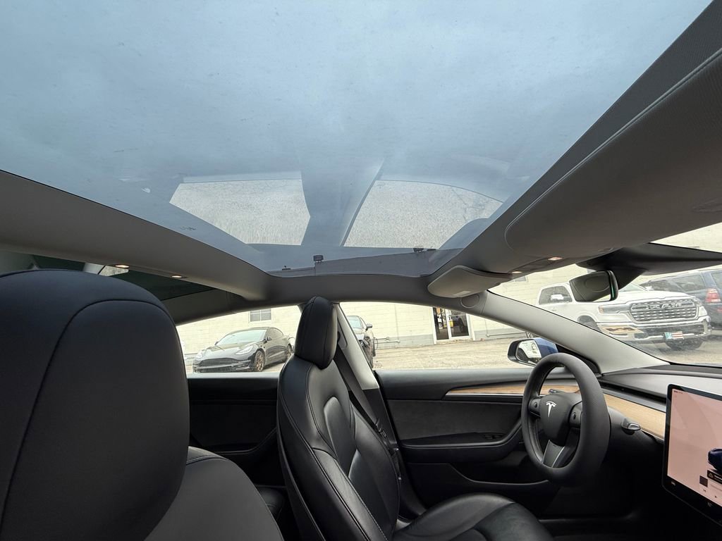 Used 2022 Tesla Model 3 RWD image 5