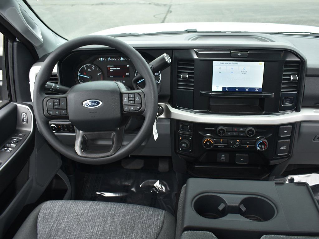 New 2025 Ford F350 XLT image 15