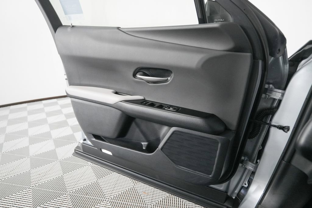 Certified 2025 Lexus UX 300h FWD w/ Accessory Package (Z2) image 12