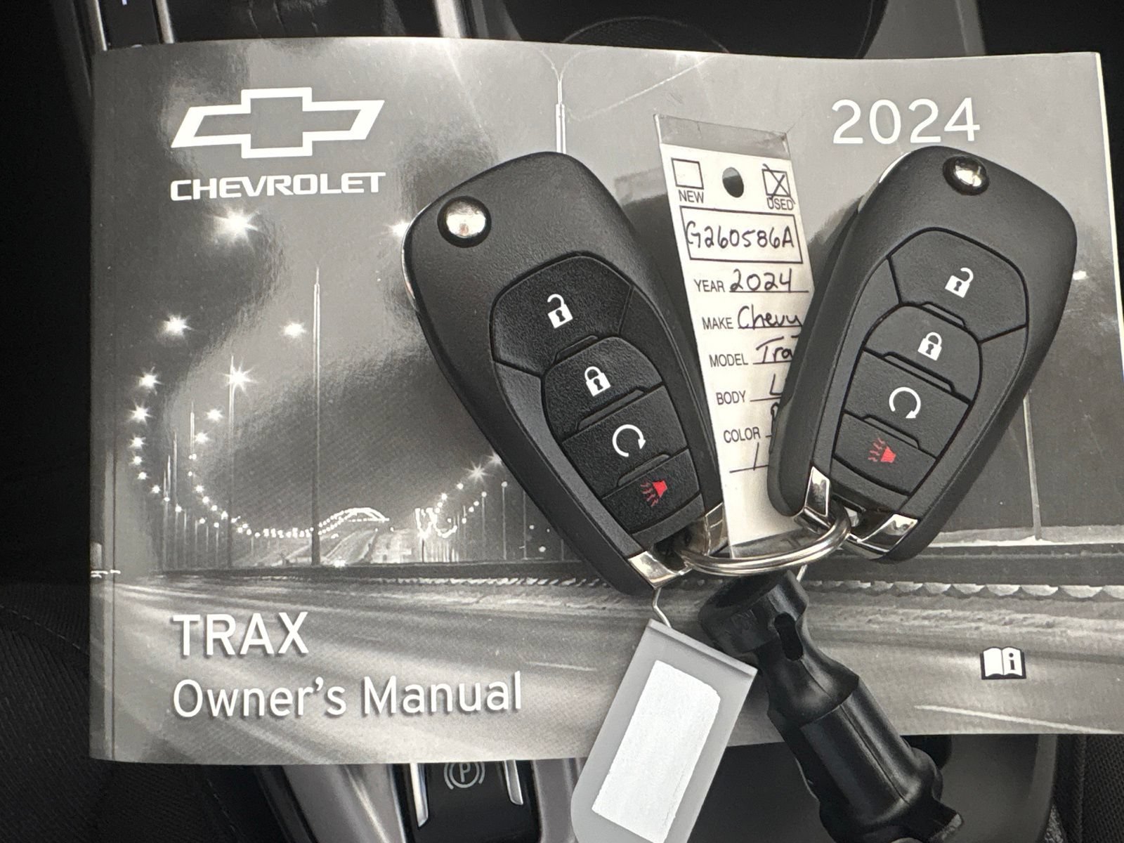 Used 2024 Chevrolet Trax LS w/ LS Convenience Package FWD image 32