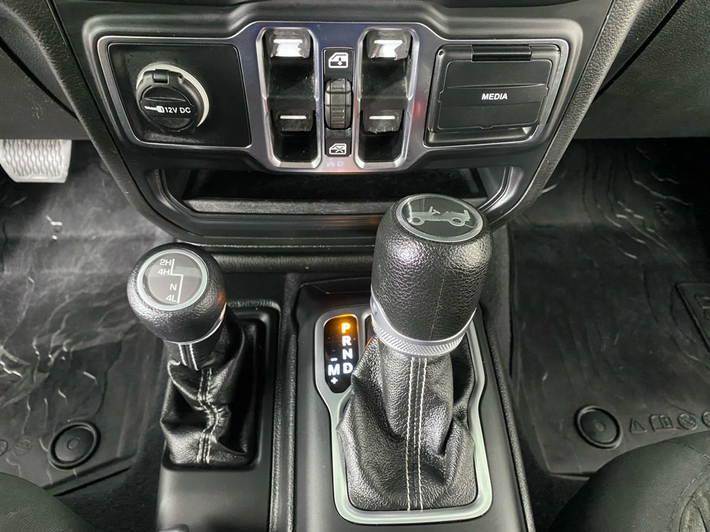 Used 2018 Jeep Wrangler Unlimited Sahara image 26