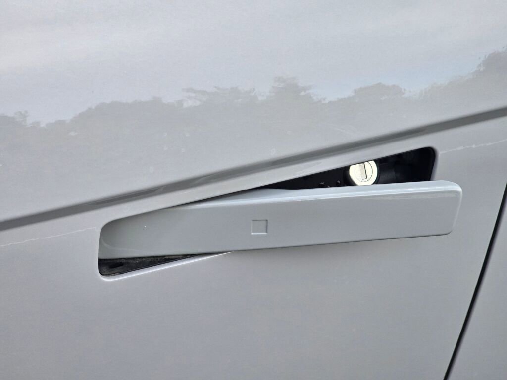 New 2025 Hyundai Ioniq 5 SE image 12