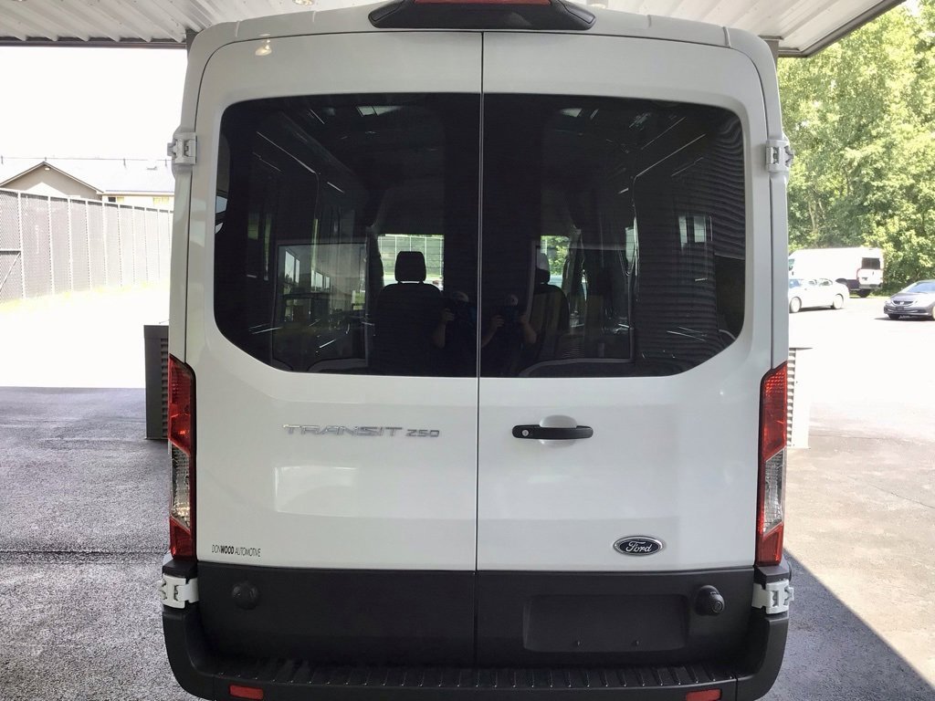 New 2025 Ford Transit 250 148 Medium Roof image 10