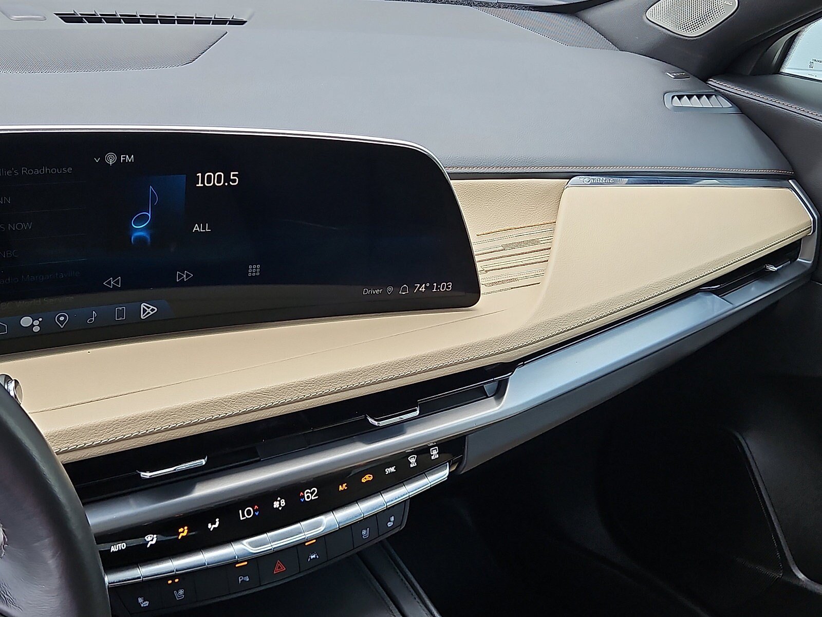 Certified 2024 Cadillac XT4 Premium Luxury FWD image 18