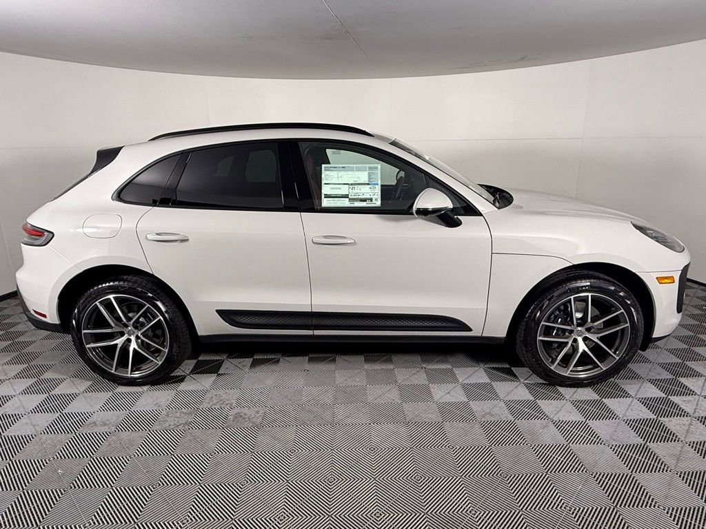 New 2026 Porsche Macan image 8