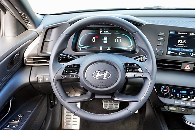 Certified 2026 Hyundai Elantra Sport FWD image 18